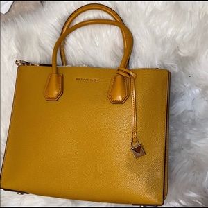 Michael Kors accordion pebble tote-large